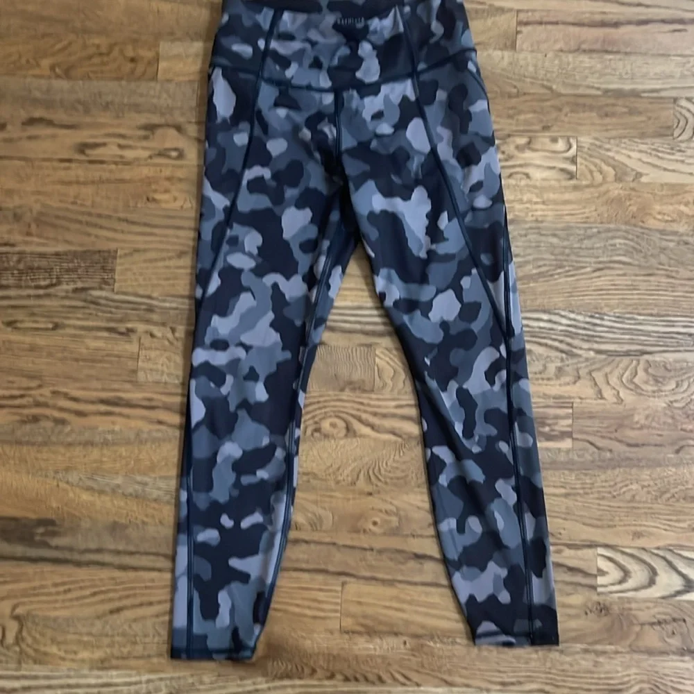 ATHLETA Lightening Camo Print 7/8 Tight